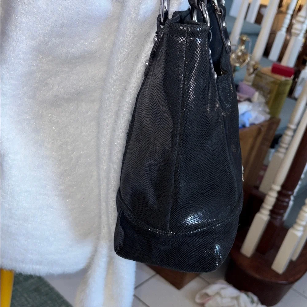 B. Makowsky  shoulder bag  soft brushed leather  black/Silvertone 2 outside pock